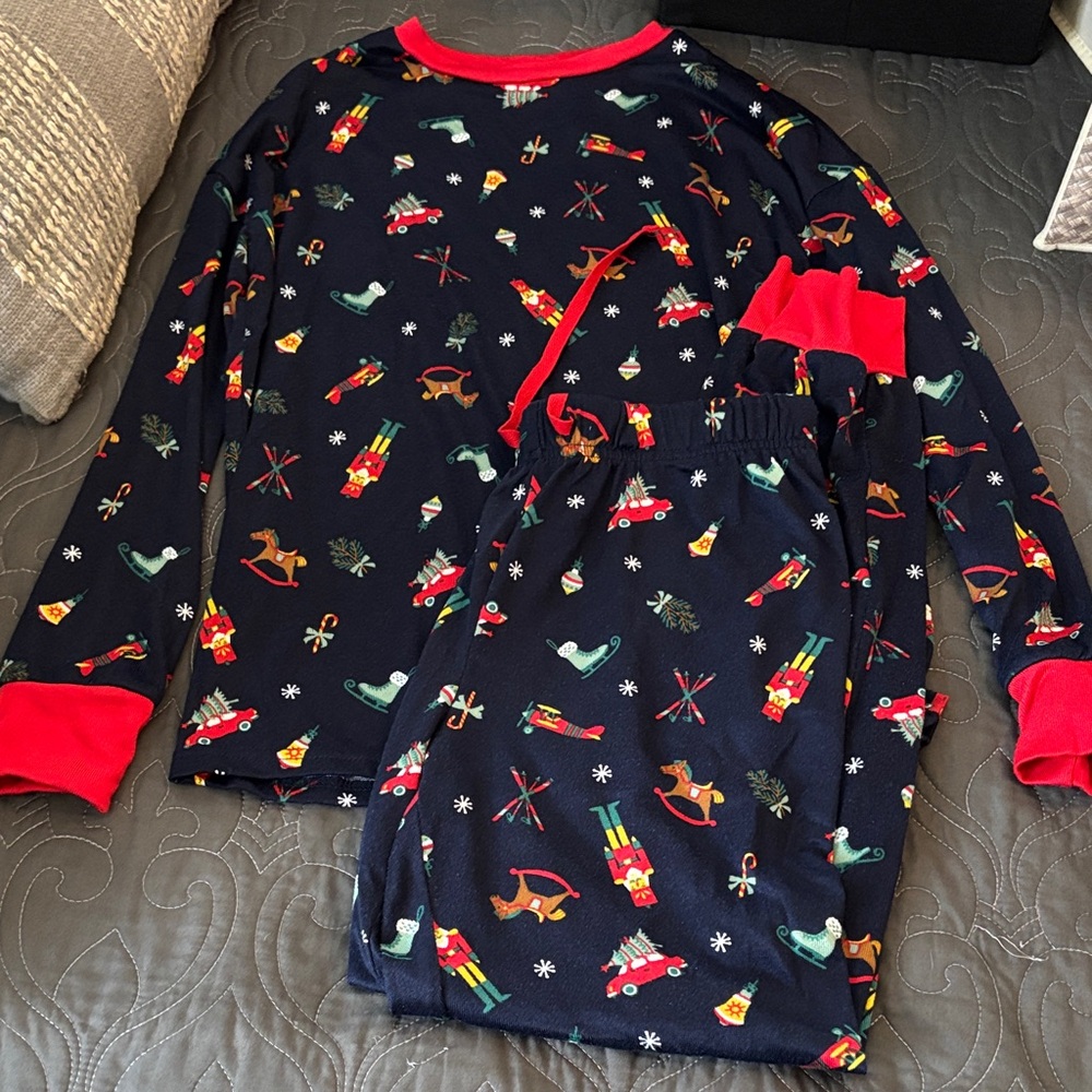 Member’s Mark Holiday Sleep Pajama Set